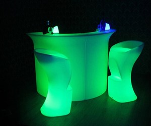 Mini Barra de <span class=keywords><strong>Bar</strong></span> Moderna Recargable con Iluminación LED, Resistente al Agua IP65, 16 Colores Cambiantes, para Uso en Exteriores, Hoteles y Bares Domésticos - Product Image 1