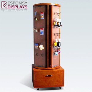 Soporte de exhibición moderno, respetuoso con el medio ambiente, portátil y personalizado para exhibición de POP, piso libre con función giratoria, gancho de Metal desmontable, exhibición de madera - Product Image 4