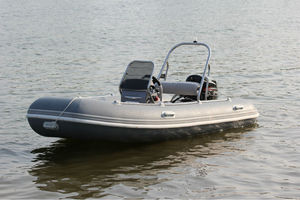 2015 Made - in - China usine <span class=keywords><strong>prix</strong></span> coque rigide en fiber <span class=keywords><strong>de</strong></span> verre gonflable FRP bateaux moteur <span class=keywords><strong>hors</strong></span> - bord - Product Image 6