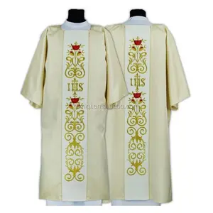 Promosi Gereja Katolik Suci Pendeta Chasuble