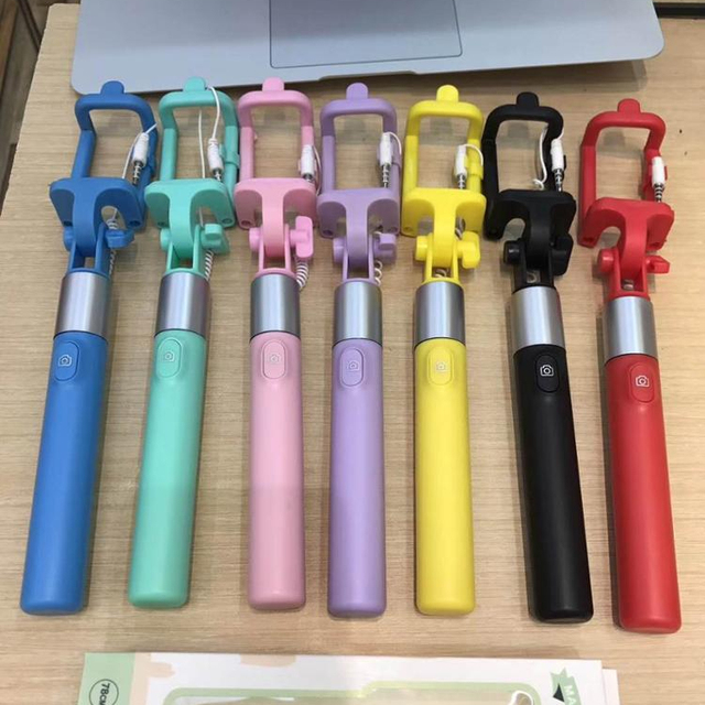 Handheld Monopod S8i Wired Selfie Stick Cable Take Pole Selfie Stick,Monopod Selfie Stick Available in Stock