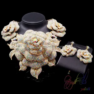 Франция горный хрусталь комплект ювелирных изделий Цветочный дизайн кристалл комплект ювелирных изделий Элегантные комплекты