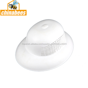 Los Apicultores de plástico Casco de la vendimia blanco - Product Image 1