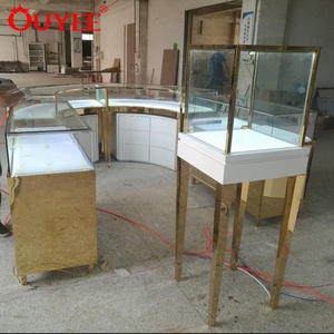 <span class=keywords><strong>3D</strong></span> Render Showroom Mobilya Ahşap Takı Dükkanı ekran Uydurma Iç Tasarım Fikirleri Mücevherat Mağazaları