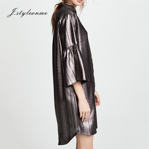 En gros femmes rayé métal texture trompette manches revers droite midi robe - Product Image 3