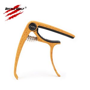 Capotasto per Chitarra Acustica ed Elettrica in Lega di Zinco con Presa Salda per Chitarristi Professionisti - MOQ Ridotto, Grande Successo di Vendite all'Ingrosso, Vari Colori e Stili - Product Image 2