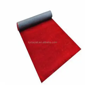 带 pvc 橡胶衬垫的红地毯供户外使用