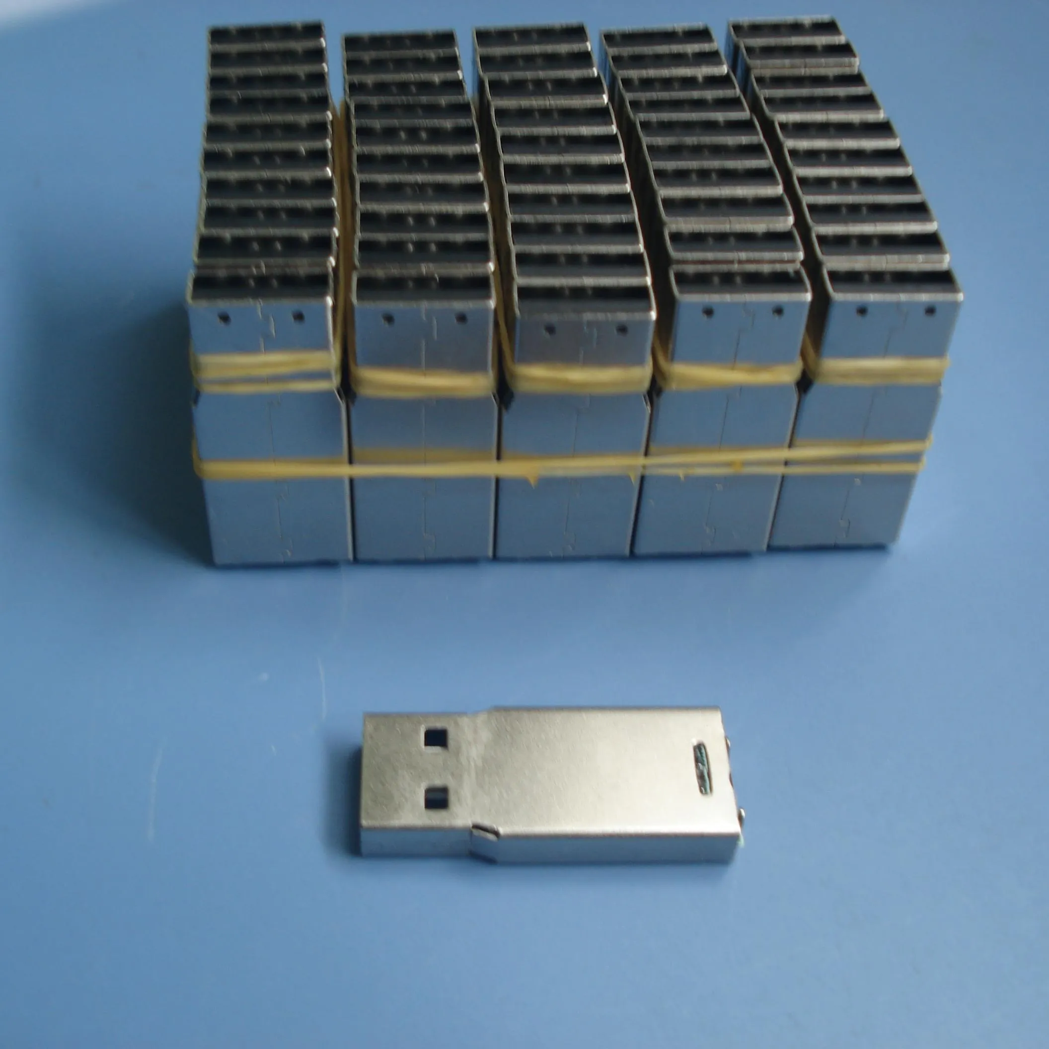 Precio de fábrica usb flash drive chip1gb/2 gb/4 gb/8 gb/16 gb/32 gb sin caso