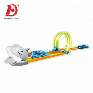HUADA Venta caliente Shark Style Spring Railcar Glow Rail Slot Set Racing Track Car Toy para entretenimiento - Product Image 1