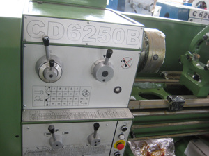 Tornio Meccanico per Metalli Pesanti CD6250B, Tornio Manuale 2000mm in Vendita, Torni Meccanici - Product Image 4