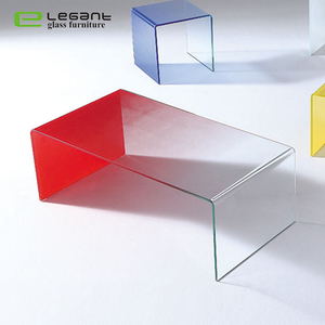 Di cristallo colorato in vetro curvato tavolino/tavolo centrale in vetro - Product Image 1