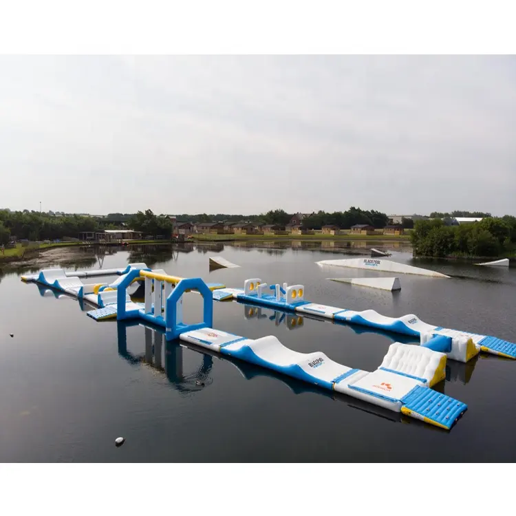 Bouncia 2020 novo curso inflável do obstáculo da água para o parque de acordar