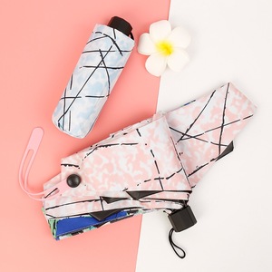 Belle impression <span class=keywords><strong>protection</strong></span> <span class=keywords><strong>Anti</strong></span> <span class=keywords><strong>UV</strong></span> 5 parapluie de poche pliant ultra léger étui à Capsule coupe-vent Mini parapluie <span class=keywords><strong>Parasol</strong></span> pour dame - Product Image 6