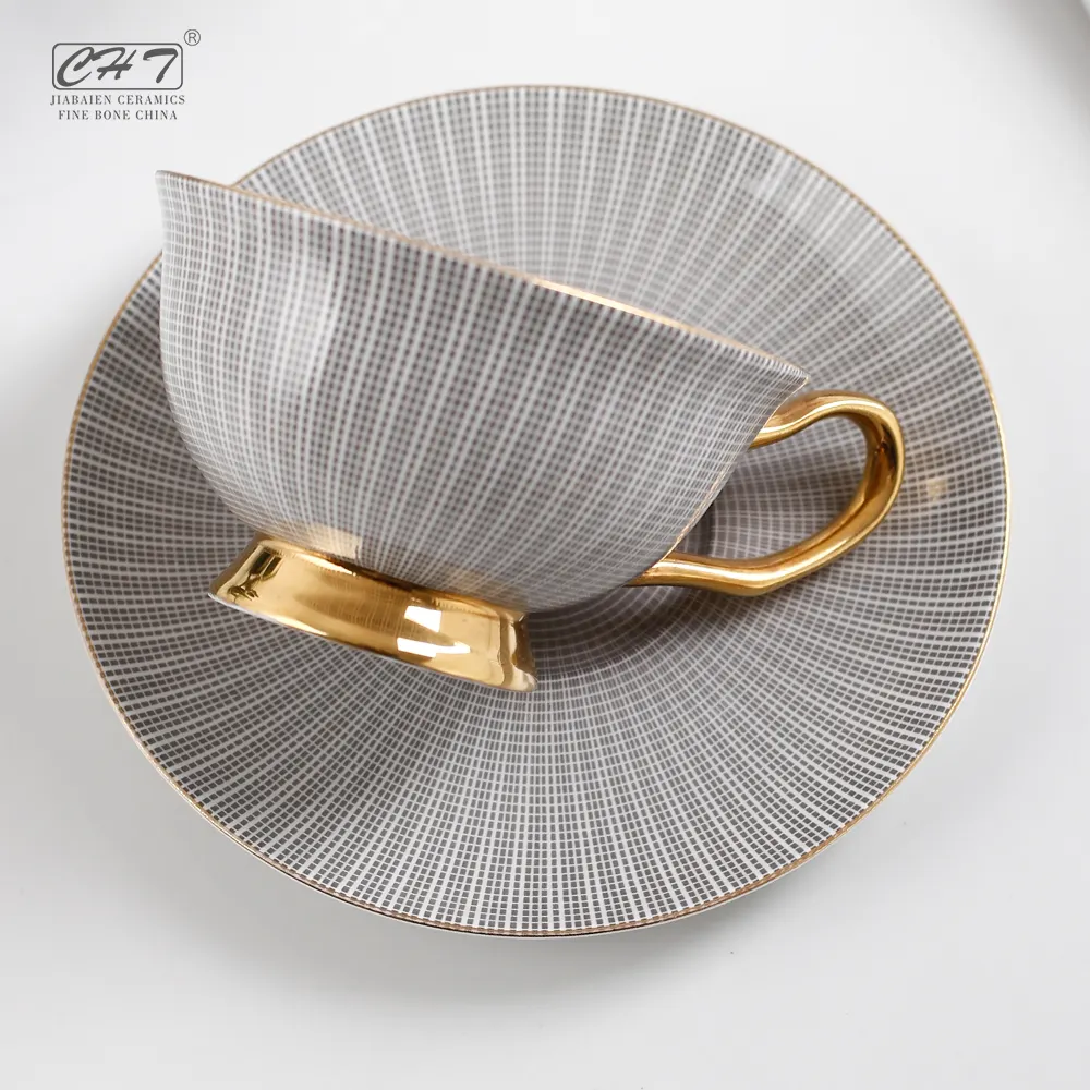 Banquete de osso china clássico porcelana café chá molhador reutilizável design foto conjunto de cerâmica logotipo dourado cappuccino restaurante
