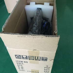 Luz Cegadora LED COB de 200W para Audiencia, Blanco Cálido y Blanco Frío 2 en 1, IP20, Control DMX512, Luz de Matriz de Aluminio para Paisajes y Danza - Product Image 3