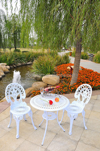 Table et chaise en métal de jardin de <span class=keywords><strong>fleurs</strong></span> en fonte d'aluminium blanche populaire pour Offre Spéciale - Product Image 2