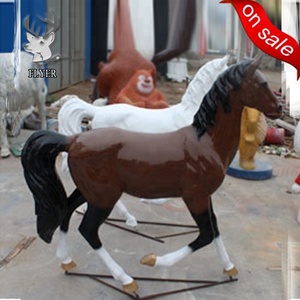 Açık reçine hayvan heykeli hayat sizesale ayakta at heykeli satılık - Product Image 2