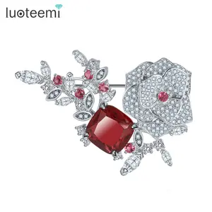 LUOTEEMI New Korean Style Fashion CZ Crystal Rhinestone Noble Woman Mother Gift Magnetic Scarf Brooches