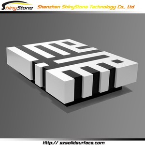 Mesa de Centro <span class=keywords><strong>Krion</strong></span> de Superficie Sólida con Línea de Cebra de Lujo - Product Image 4