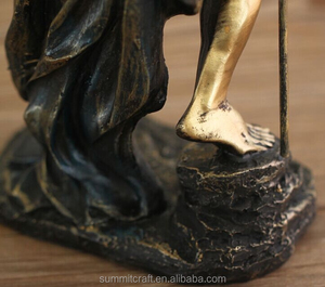 Resina europea soldado romano escultura - Product Image 6
