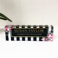 Bloc de logo en acrylique transparent de qualité supérieure Plaques nominatives en lucite de concepteur unique Bloc de plexiglas personnalisé 8 "x 2.5"