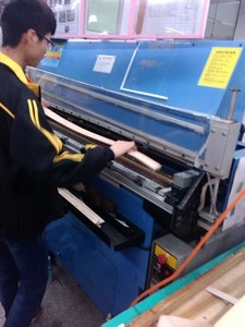 เครื่องปั๊มนูนลายหนังไฮดรอลิก Honggang รุ่น <span class=keywords><strong>Tandy</strong></span> Pro สำหรับเข็มขัด - Product Image 4