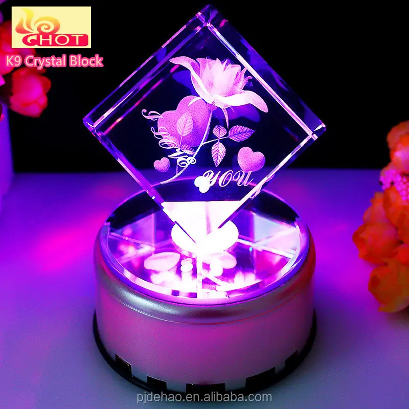 Bloque de cristal de decoración de cubo de luz LED con grabado láser