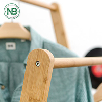 Perchero de Bambú Simple y Elegante, Organizador de Ropa Portátil
