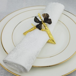 Elegante portatovagliolo in metallo placcato <span class=keywords><strong>oro</strong></span> con Design floreale per feste - Product Image 2