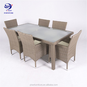 Ensemble de table et de chaises de jardin modernes Cornelia, meubles de patio d'extérieur avec rotin tressé pour cours, hôtels, villas - Product Image 4