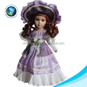 En gros vinyle souple poupée russe avec violet robe poupée en porcelaine partie