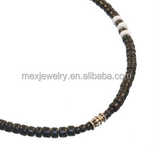 Collana da Uomo Hawaiana con Perle di Cocco Nere e Conchiglie Puka Bianche - Product Image 2