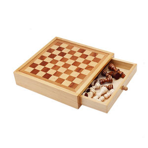<span class=keywords><strong>Tema</strong></span> di <span class=keywords><strong>Scacchi</strong></span> Dama Backgammon Set di Legno Fatti <span class=keywords><strong>A</strong></span> Mano Scatola di <span class=keywords><strong>Scacchi</strong></span> con Pezzi Degli <span class=keywords><strong>Scacchi</strong></span> e Dama