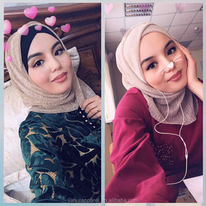 Hijab Scintillanti alla Moda, Sciarpe Luccicanti Argento e Oro, Hijab da Preghiera per Donne in Poliestere - Product Image 2