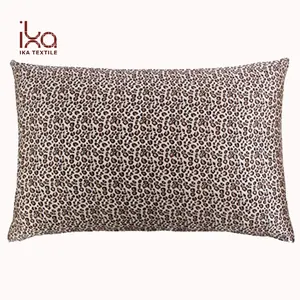 100% <span class=keywords><strong>Silk</strong></span> Satin Có Thể Tháo Rời Fancy <span class=keywords><strong>Cushion</strong></span> Bao Gồm Màn Hình In Trang Trí Nội Thất Leopard Sexy In Gối - Product Image 1