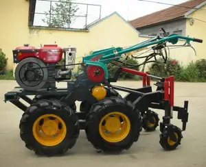 Compact structure flexible operation sweet potato harvester for sale