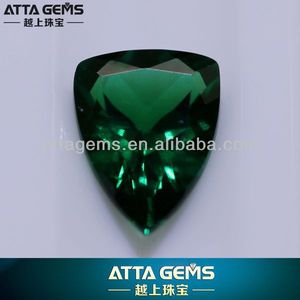 Hydrothermale Trillion cut <span class=keywords><strong>synthétique</strong></span> <span class=keywords><strong>émeraude</strong></span> pierre <span class=keywords><strong>prix</strong></span> par carat le plus bas <span class=keywords><strong>prix</strong></span> - Product Image 1