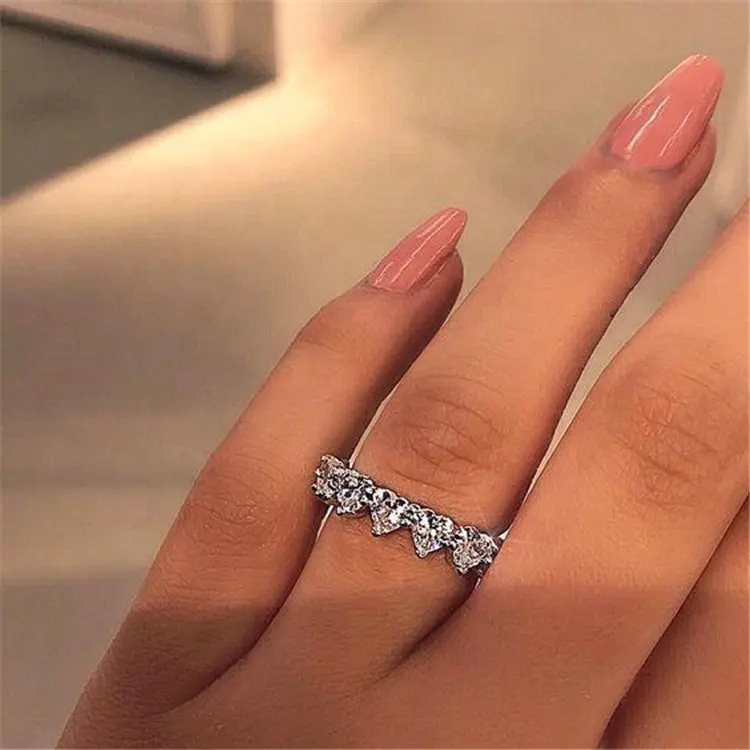 Women's Slim Crystal Simple Wedding Ring Micro Pave Heart Zirconia Simple Rings for Women Fashion Jewelry Wedding Rings