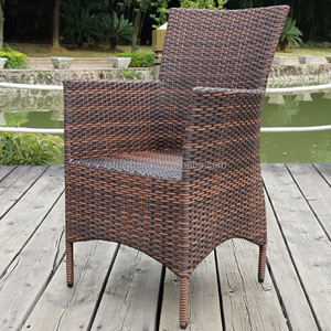 <span class=keywords><strong>Set</strong></span> <span class=keywords><strong>da</strong></span> Pranzo Moderno per Esterni <span class=keywords><strong>in</strong></span> <span class=keywords><strong>Polyrattan</strong></span> con 6 <span class=keywords><strong>Sedie</strong></span> <span class=keywords><strong>e</strong></span> <span class=keywords><strong>Tavolo</strong></span> per Soggiorno, Cortile, Hotel o Parco - Product Image 6