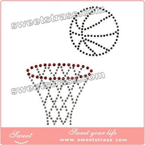 Motivo Termoadesivo con Cristalli e Strass a Forma di Teschio per Abbigliamento - Product Image 4