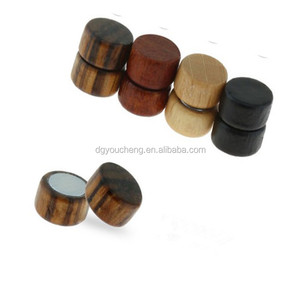 2017 Aimant <span class=keywords><strong>bois</strong></span> <span class=keywords><strong>plug</strong></span> <span class=keywords><strong>faux</strong></span> piercings magnétiques <span class=keywords><strong>bois</strong></span> bouchon d'oreille - Product Image 1