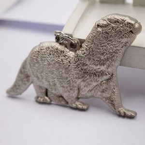 <span class=keywords><strong>Porte</strong></span>-clés en alliage de zinc écologique de conception animée en 3D en forme de <span class=keywords><strong>loutre</strong></span> de rivière, de castor et de <span class=keywords><strong>loutre</strong></span>, pour souvenirs de zoo, fabriqué aux États-Unis, en Amérique du Nord - Product Image 5