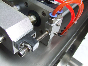 กึ่งอัตโนมัติเต็มรูปแบบนิวเมติกคู่หัวเครื่องบรรจุสบู่ (อากาศเต็มวางเครื่องบรรจุสำหรับ <span class=keywords><strong>Cheeze</strong></span>,ซอส,ครีม) - Product Image 3