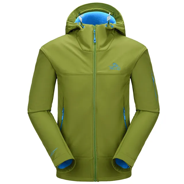 Outdoor Sports Warm Waterproof Softshell Coat for Adults for Hunting and Climbing Windproof and Spring Winter Season