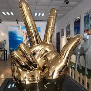 Personalizzato moderno artigianato in metallo artificiale vittoria mano statua a grandezza naturale famoso emirati arabi uniti tre dita scultura di arte della mano per la vittoria