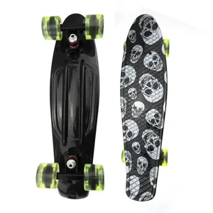 Hot Selling 22 Inch Skateboard Cruiser Board PU Four-Wheel Street Banana Long Skate Board Mini Skate Board