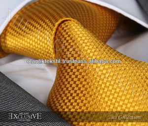 Corbata de estilo italiano, corbata dorada - Product Image 1