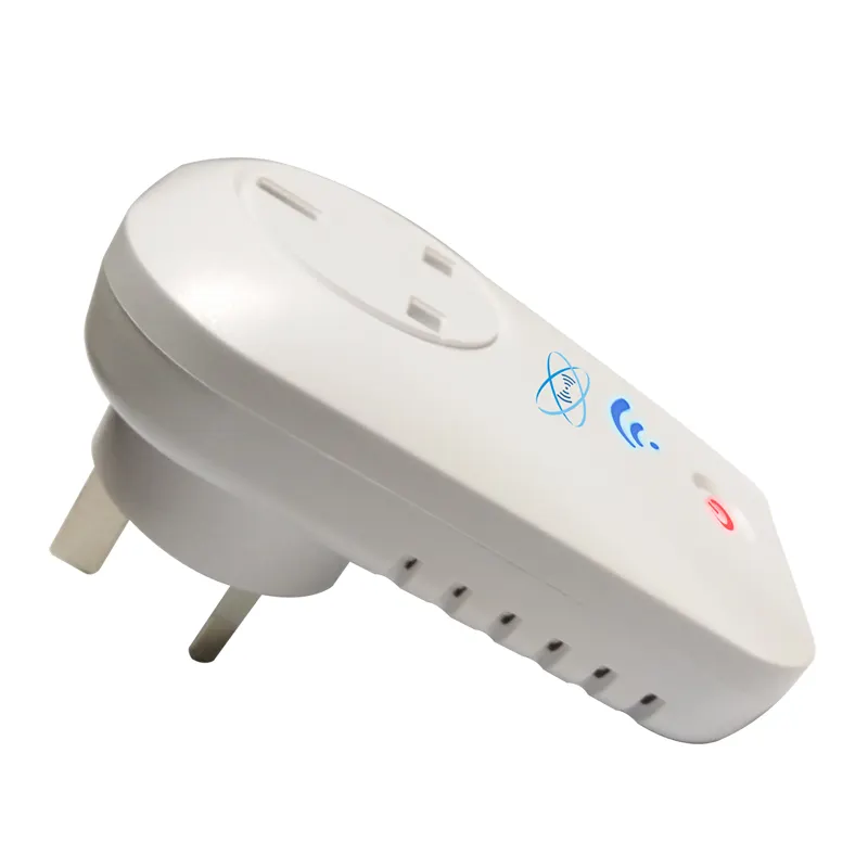Smart wireless plug & BLE scanner with Bluetooth beacon module for equipment power monitoring and protection