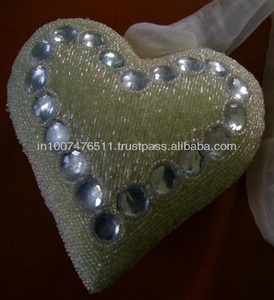 Broderie de perles en forme de coeur Décoration suspendue de Noël Ornement élégant et festif pour la décoration intérieure - Product Image 1