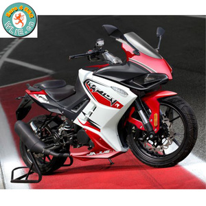 الصقر الدراجات النارية سكوتر مزود بمحرك الصناعات EEC سباق الدراجات النارية R7 125CC مع اليورو 4 المياه المبردة نظام EFI